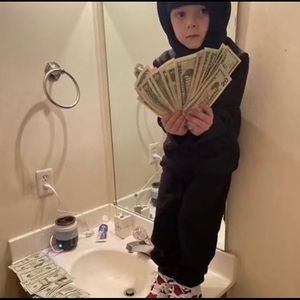 Meet your Posher, Your